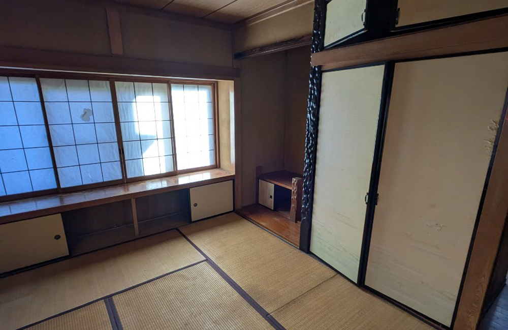 板橋区若木の空き家買取事例：内装に劣化がある和室の室内写真