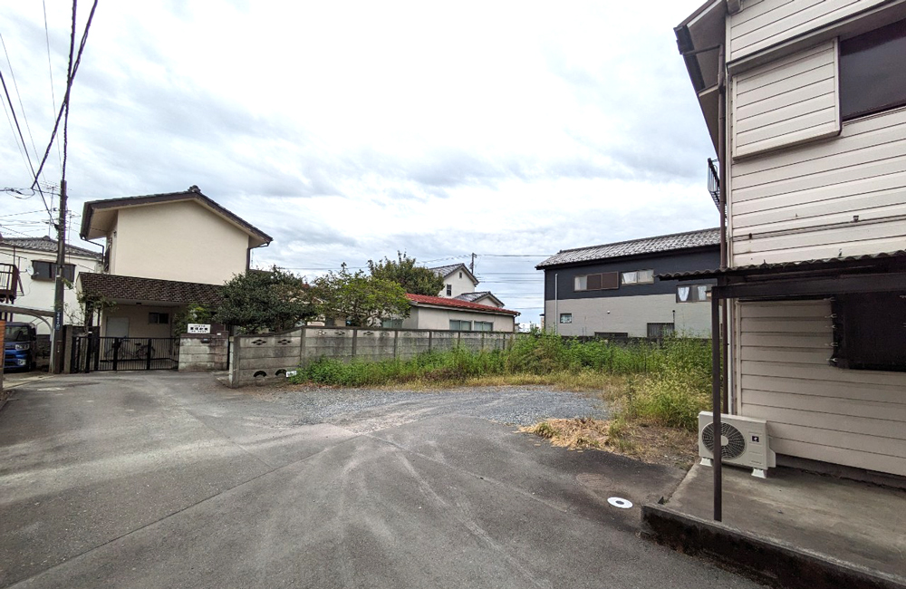 八王子市中野上町の土地買取実績|住宅に囲まれた敷地全体と周辺環境の様子