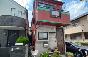 西東京市芝久保町の中古戸建買取実績|道路に面したコンパクトな敷地の戸建住宅外観