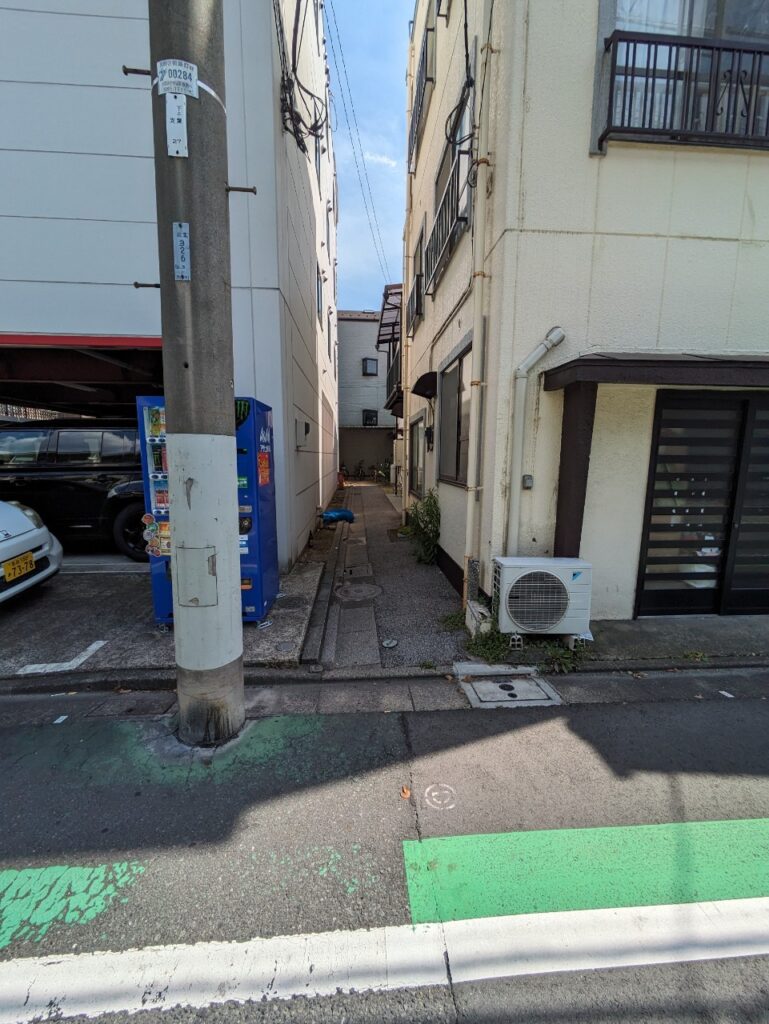 葛飾区　間口2m以下の未接道の通路