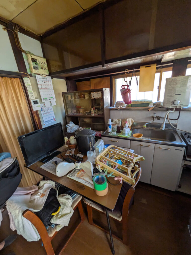 千葉県松戸市の空き家内部写真|残置物が残る相続物件・他社で断られた住宅の買取対応事例